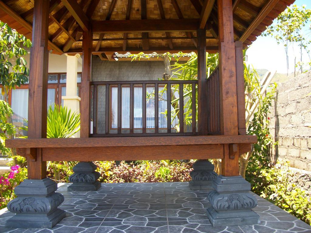 Putra'Lebah Amed Guest House Kültér fotó