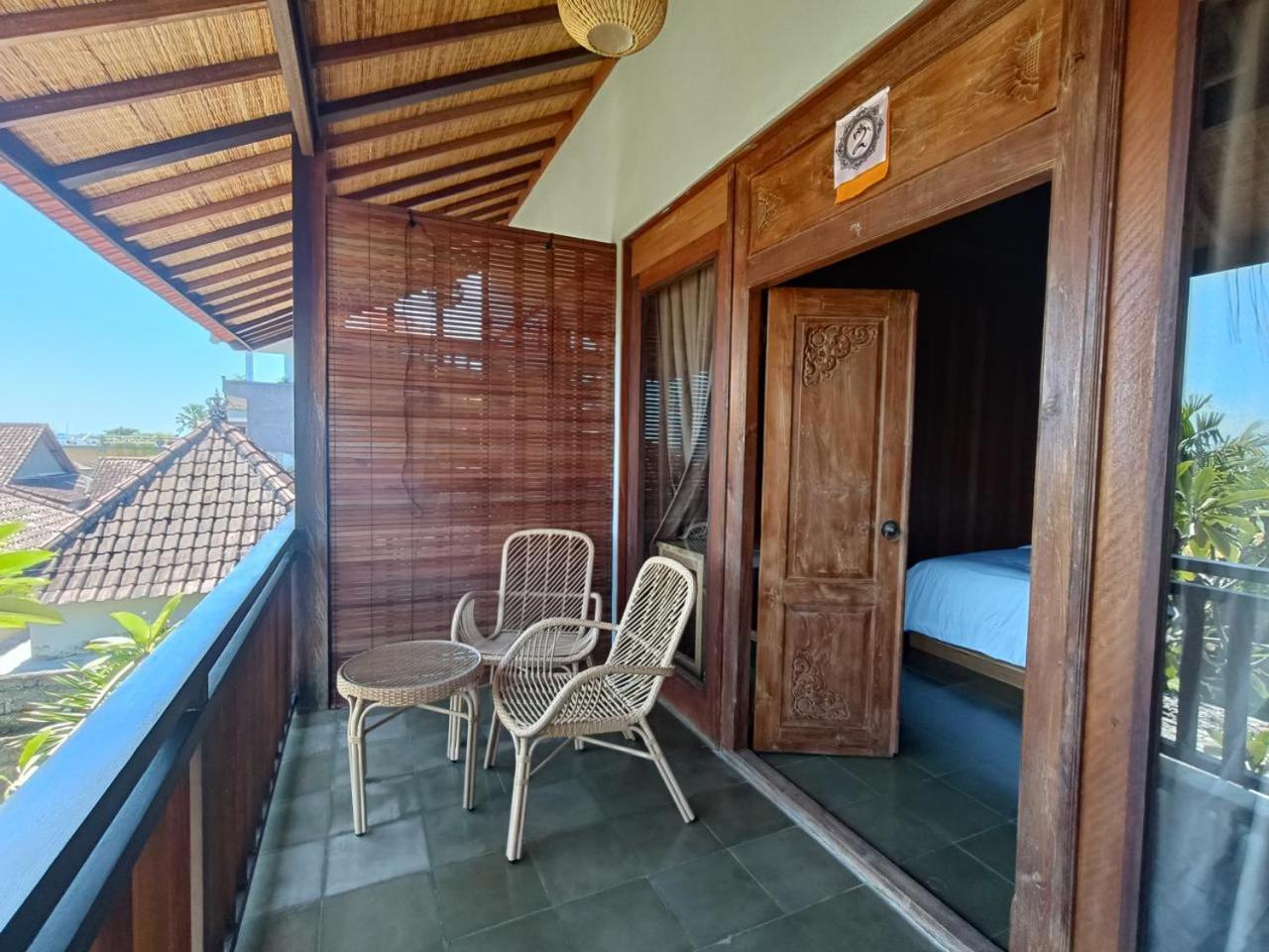 Putra'Lebah Amed Guest House Kültér fotó
