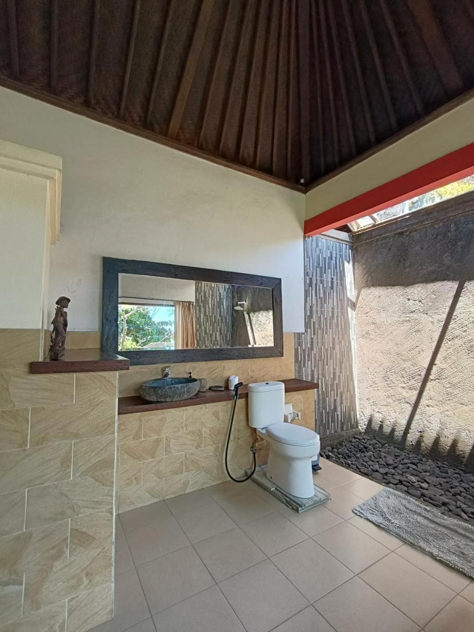Putra'Lebah Amed Guest House Kültér fotó