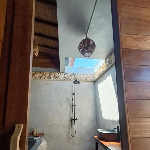 Putra'Lebah Amed Guest House Kültér fotó