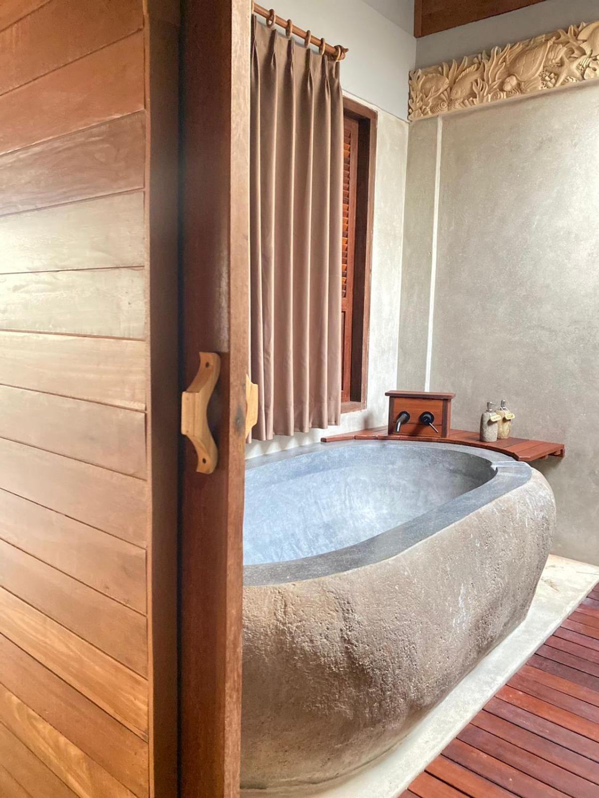 Putra'Lebah Amed Guest House Kültér fotó