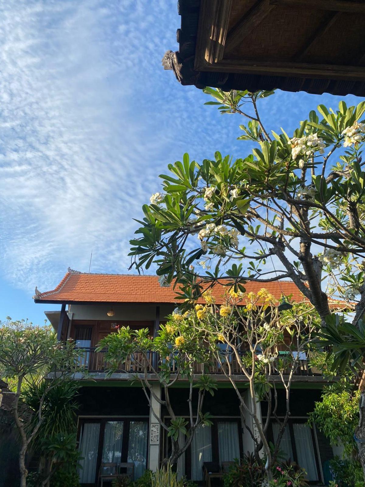 Putra'Lebah Amed Guest House Kültér fotó