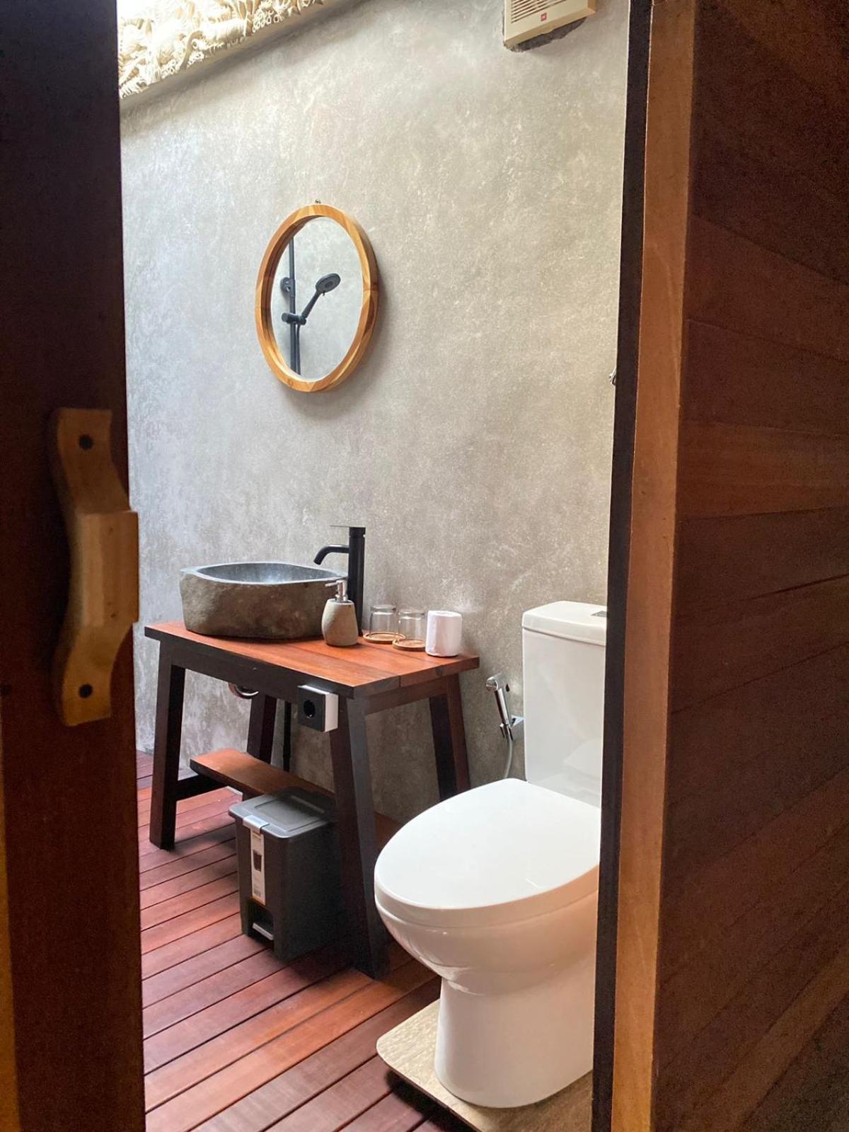 Putra'Lebah Amed Guest House Kültér fotó
