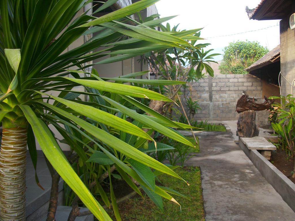 Putra'Lebah Amed Guest House Kültér fotó