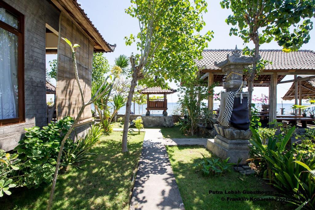 Putra'Lebah Amed Guest House Kültér fotó