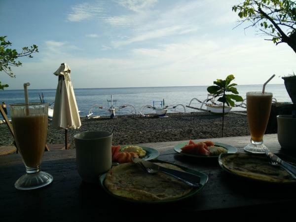 Putra'Lebah Amed Guest House Kültér fotó